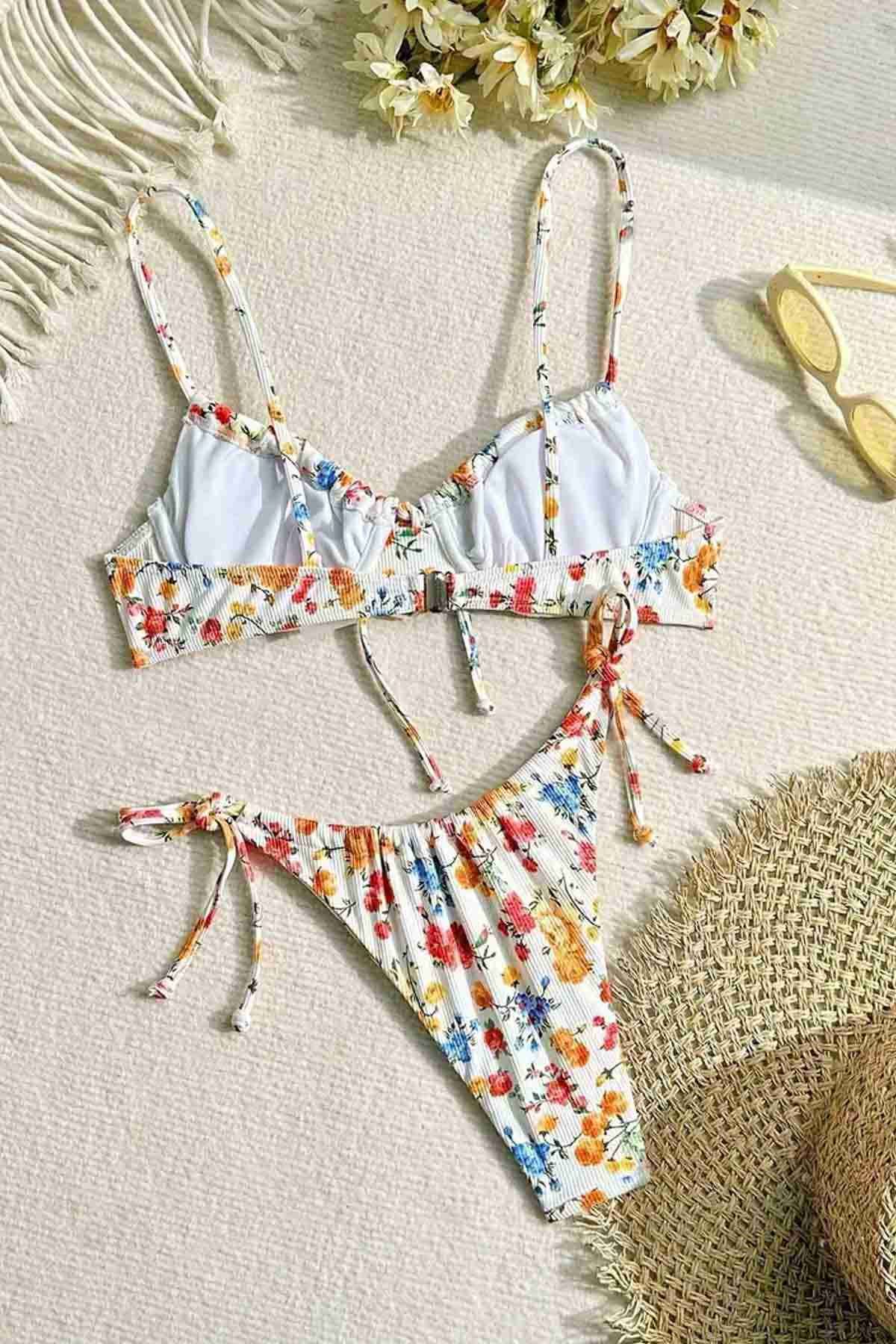 Alt Bağlamalı Çiçek Baskılı Bikini Takımı