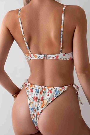 Alt Bağlamalı Çiçek Baskılı Bikini Takımı